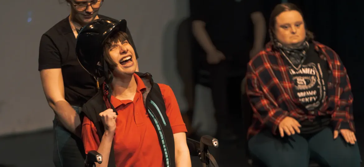 THE TWISTING DUCKS THEATRE COMPANY
