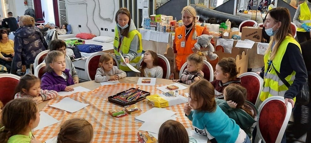 Provide immediate safety and care to Ukrainian refugee children