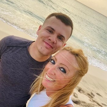 Sam Noden and Kelly Harrison take on the Marathon! 🏃🏼‍♀️🏃🏻 Countdown - 2 days to go! 🏴󠁧󠁢󠁥󠁮󠁧󠁿🐉