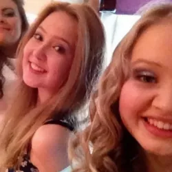 Laura & Hannah